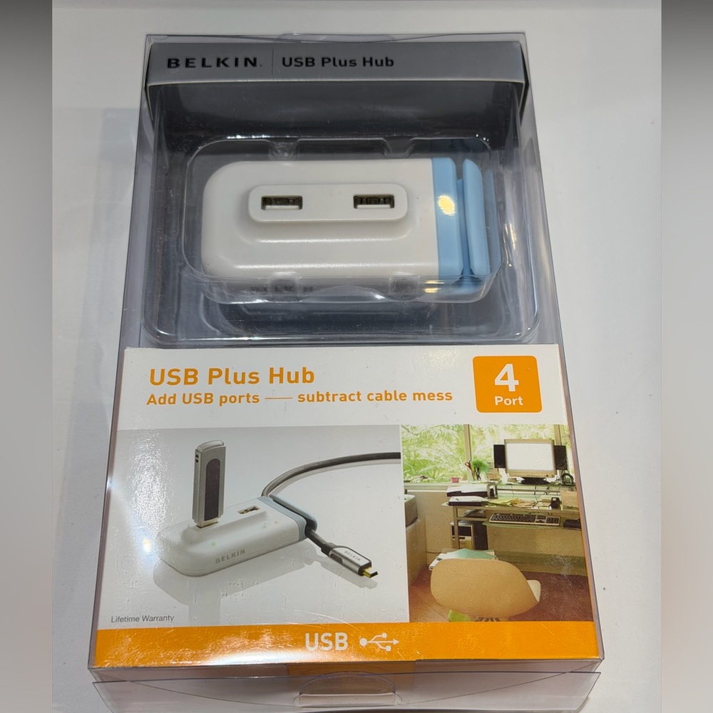 belkin 4-Port USB Hub in White with Light Blue Accent